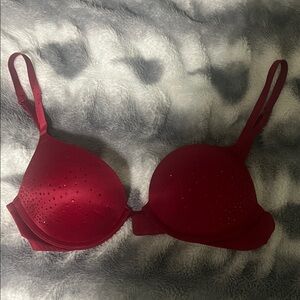Victoria’s secret red bra 32B with rhinestones, Add 2 cups push up.